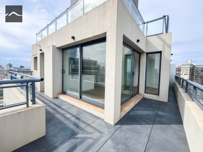Oportunidad .  Hermoso Penthouse de 2 dormitorios. Vistas a la brava y mansa.
