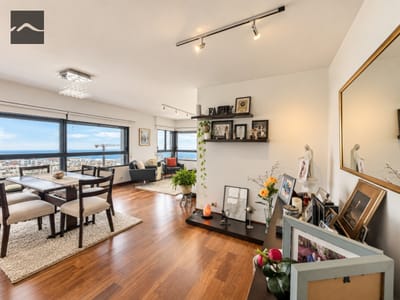Oportunidad !. Edificio Amalfi - Apartamento de 3 dormitorios + dependecia en piso alto.