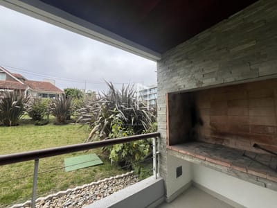 Oportunidad Apartamento en Venta Primera linea de la Mansa 2 dormitorios Isabel Pinares Punta del Este con Parrillero y Garaje