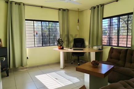 COMPRÁ 3 CASAS EN UNO TOTALMENTE AMOBLADA Y RENOVADA EN ITACURUBÍ DE LA CORDILLERA