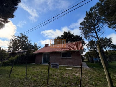 Exclusiva casa en Barrio Parque Pinares de 2 dormitorios a estrenar