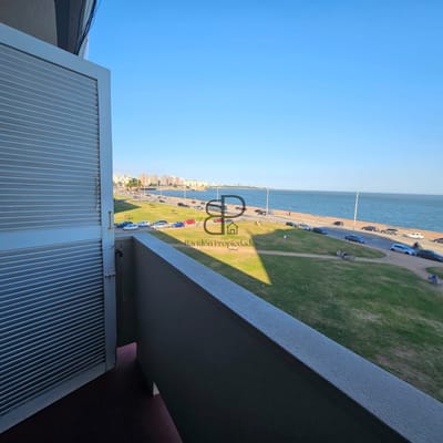Venta Apartamento 2 Dormitorios Ciudad Vieja con balcon