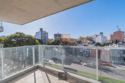 Apartamento a la venta con renta con linda terraza y mucho sol