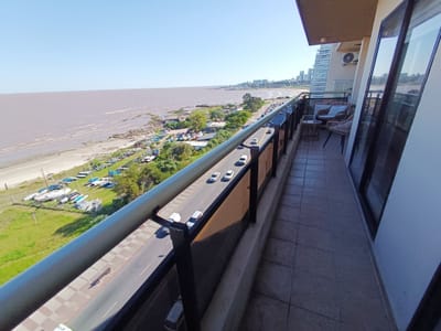 HERMOSO APARTAMENTO CON VISTA A PLAYA MALVIN. MUY DISFRUTABLE. LINDA PLANTA.