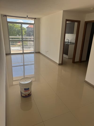 APTO EN ALQUILER 2 DORM y BAÑO posibilidad de cochera