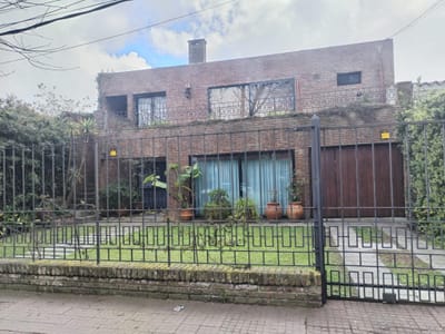 Casa en venta  5 dormitorios c/piscina en Punta Gorda