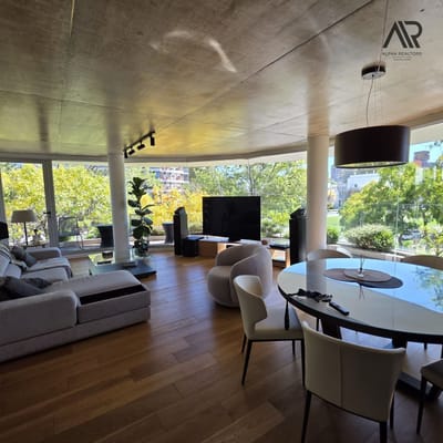Apartamento en alquiler  tres dormitioros y dos cocheras
