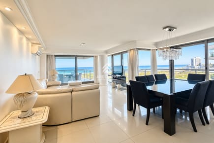Venta apartamento 3 dormitorios y dependencia Brava
