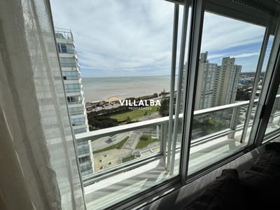 Excelente apartamento de 3 Dormitorios frente al mar, Playa Mansa