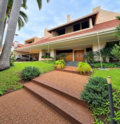 EXCLUSIVA RESIDENCIA EN VENTA – CARMELITAS