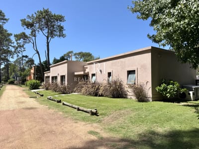 ESPECTACULAR CASA A SOLO 2 CUADRAS DEL MAR EN PINARES