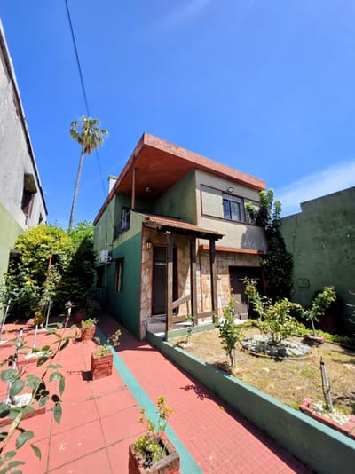 Venta Casa de 2 Plantas en la Villa Del Cerro