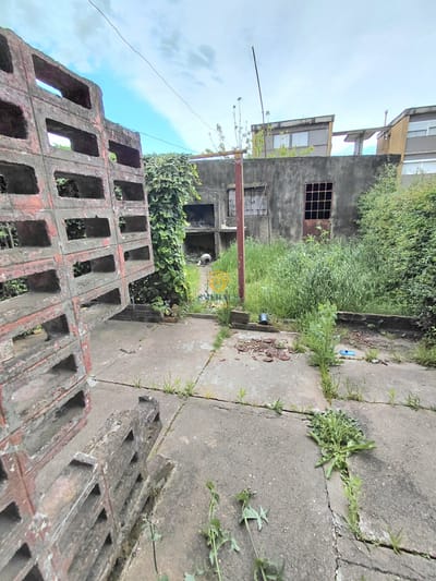 Apartamento en venta en Canelones con 2 dormitorios para reciclar