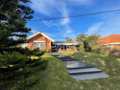 Hermosa casa en playa mansa