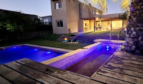 Casa En Alquiler Anual En El Chorro Con Piscina Y Vista Al Mar!!