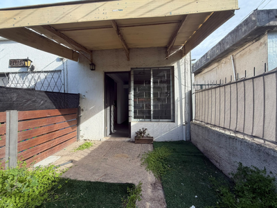 Alquiler Anual De Monoambiente, Sobre Av Mario Ferreira, Parque Del Plata. Inm Atlántida.