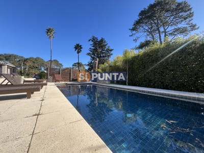 Venta Casa Punta del Este 4 dormitorios en Barrio Marly Punta del Este con piscina
