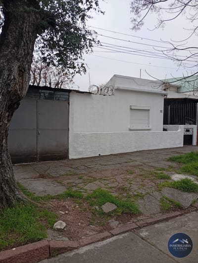 Casa en alquiler c/ cochera en Cerrito