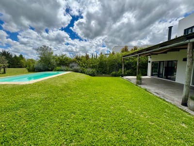 Venta casa 3 dormitorios y servicio en La Tahona Lomas de Carrasco