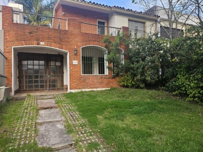 Chalet 3 Dormitorios Apartamento Y Garage
