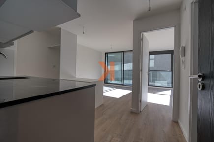 Alquiler De Apartamento 1 Dormitorio Con Balcón Luminoso Al Norte En El Centro