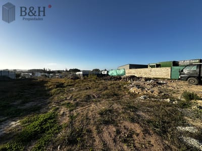 Venta de lote comercial sobre Av Leandro Gomez