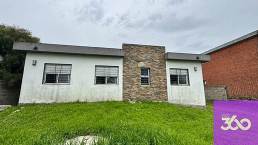 Casa en Lagomar de 3 dormitorios padrón único de 680m2 (excelente ubicación)