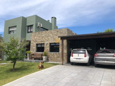 Casa en venta c/ cochera en La Asuncion