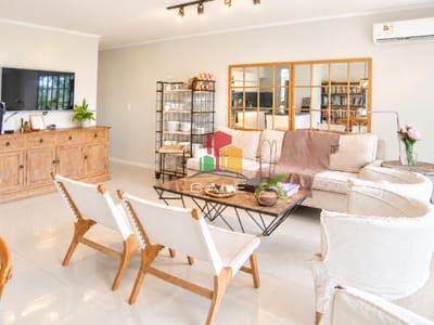 Hermoso departamento de 2 dormitorios en venta en Roosevelt