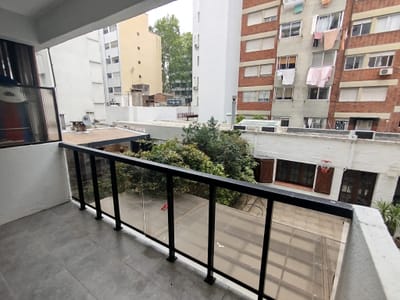 Bajo! Apto contrafrente de 94m2 En Pocitos