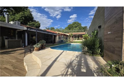 Casa de 4 habitaciones con Piscina en Asunción Barrio Trinidad 