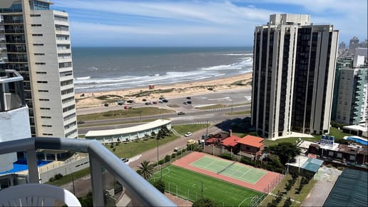 APARTAMENTO PLAYA BRAVA 2 DORM 3 BAÑOS VISTA AL MAR