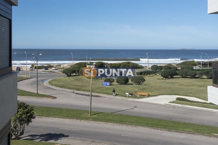 Apartamento en Venta de 2 dormitorios en Edificio Panorama , Punta del este