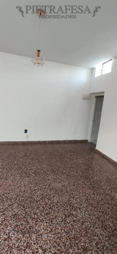 Apartamento en venta, 2 dormitorios, 1 baño, patio. Pocitos.