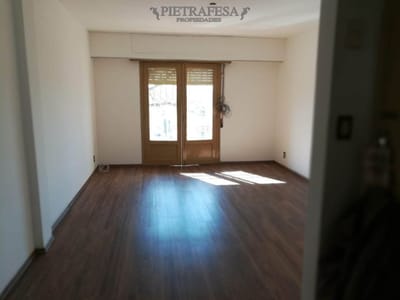 Apartamento en venta 2 dormitorios, 1 baño y balcón-Bv. José Batlle y Ordóñez -La Blanqueada