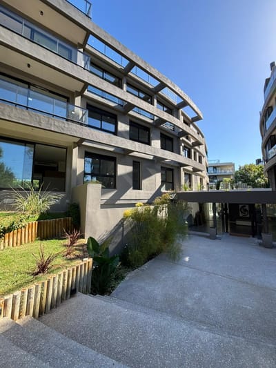 Apartamento 2 Dormitorios a la Venta en Parques
