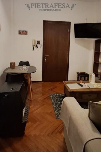 Apartamento en alquiler, 1 dormitorio, 1 baño. Cordón.