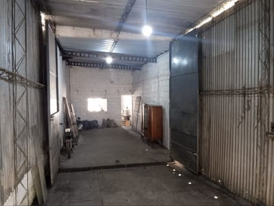 Alquiler y/o Venta de Local comercial, galpón y casa a reciclar a media cuadra de AV. Cesar Mayo Gut