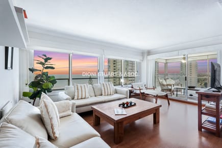 VENTA APARTAMENTO 3 DORMITORIOS Y DEPENDENCIA - FRENTE AL MAR - TORRE JEFFERSON -  RECICLADO - COMPLEJO LINCOLN CENTER