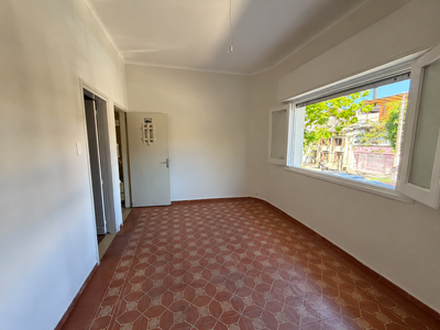 Alquiler apartamento 2 dormitorios, Glo. Ramírez esq. Minas.