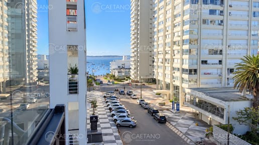 Apartamento en venta de 2 dormitorios en peninsula Punta del Este