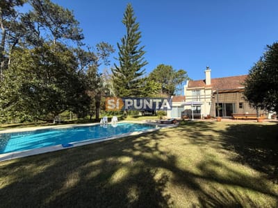 Casa en Alquiler Temporario de 3 Dormitorios + dependencia, Rincon del Indio, Punta del Este