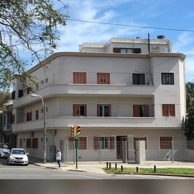 PLANTA BAJA DE 2 DORMITORIOS SOBRE AV PONCE
