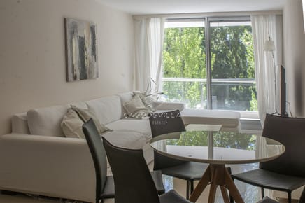 Apartamento en Venta de 2 dormitorios en Punta del Este Sobre Roosevelt