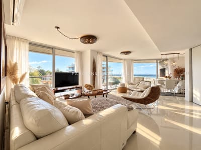 Departamento en Venta de 2 Dormitorios en Playa Mansa, Punta Del Este