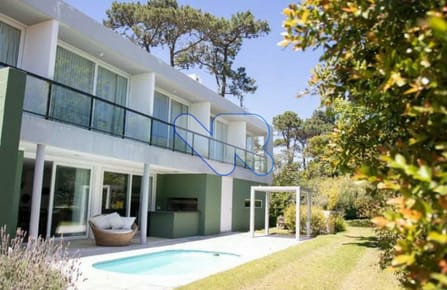 Venta y Alquiler Anual Casa 5 suites en Barrio Privado Mansa con Piscina
