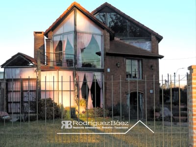 VENTA LOCAL COMERCIAL o CASA 3 DORMITORIOS 3 BAÑOS GARAJES GRAN JARDIN