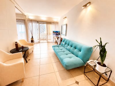 Apartamento de 1 dormitorio frente al mar , Vanguardia, alquiler todo Enero