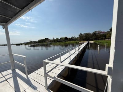 EN VENTA | Casa de 3 Dormitorios Frente al Lago con Playa y Muelle en San Bernardino