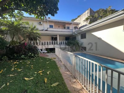 EN VENTA | Casa de 6 Dormitorios con Piscina en Calle Cerrada de Las Mercedes